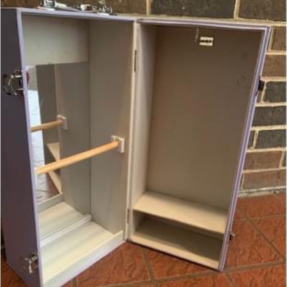 American Girl Doll Dance Studio (Retired) - Picture 2 of 2